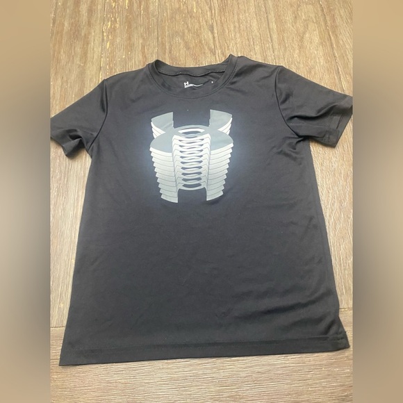 Under Armour Dri Fit Crew Necvk Black Short  Sleeve T Shirt Size 7 - Picture 1 of 4